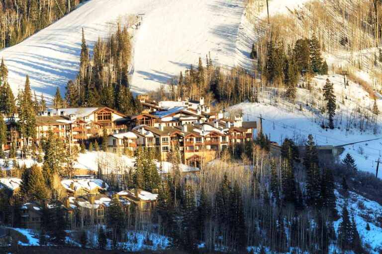 Best Chalet Hotels in the US: American Alpine Resort Guide