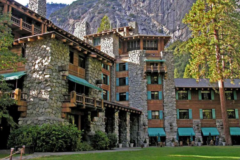 Best Scenic Chalet Hotels United States: Ultimate Alpine Guide