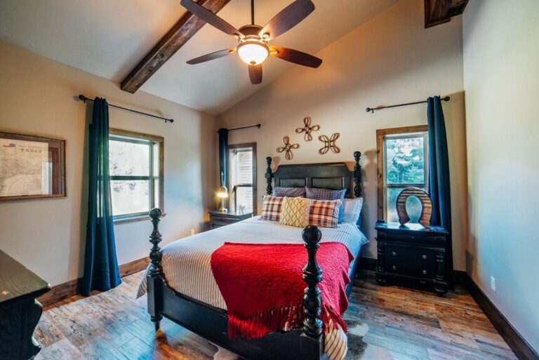 Best Secluded Chalet Hotels United States: Ultimate Wilderness Guide