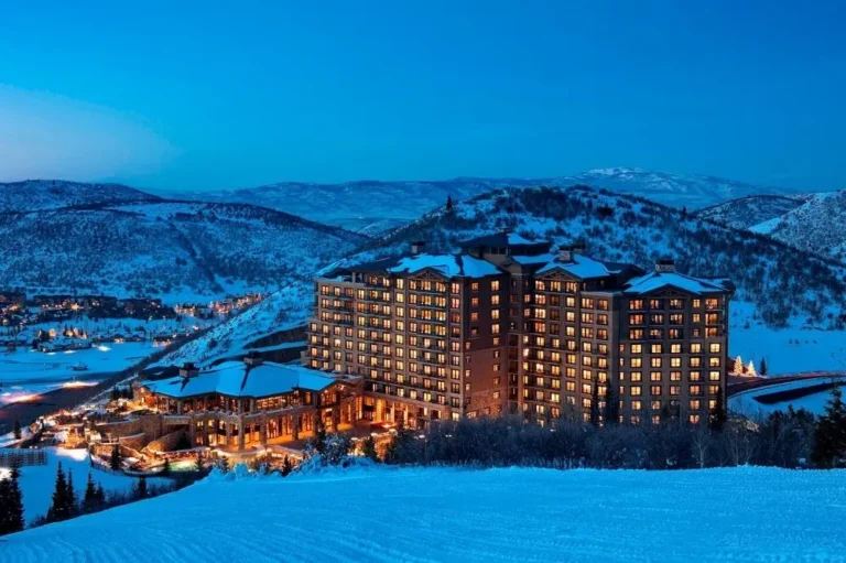 Top Ski Retreats in America: Ultimate Alpine Guide